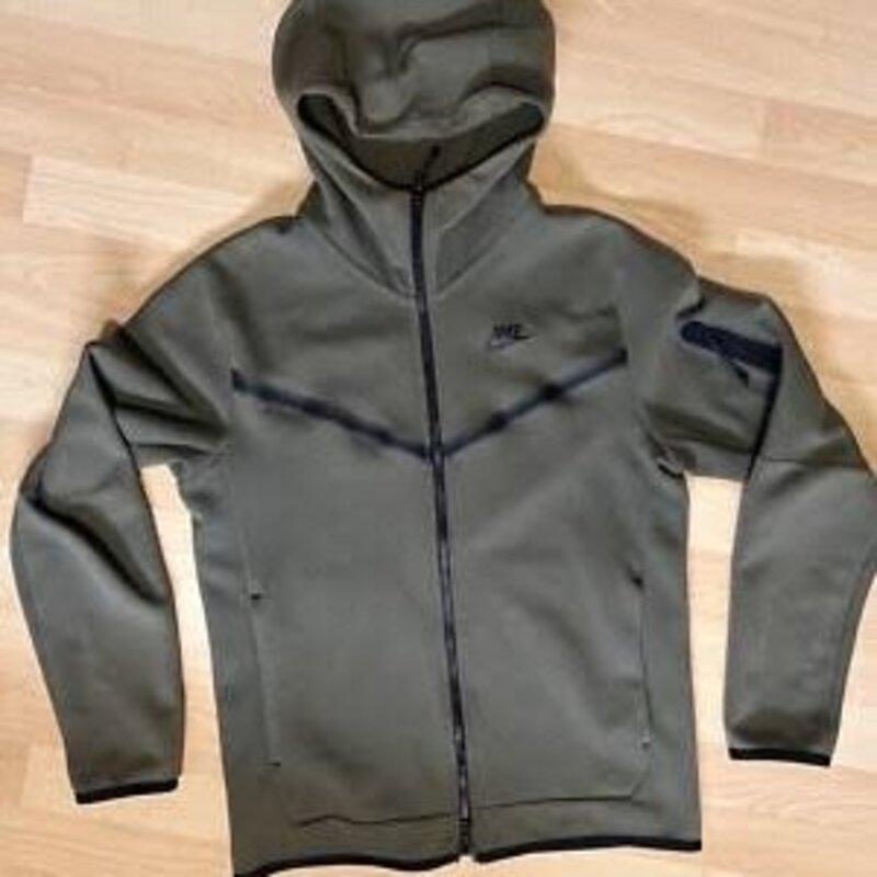 Second Hand Branded Clothing UK - ThriftUp UK pre-owned branded stock